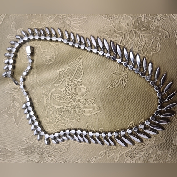 Dazzling Signed Sherman Clear Crystals Necklace - Picture 6 of 15